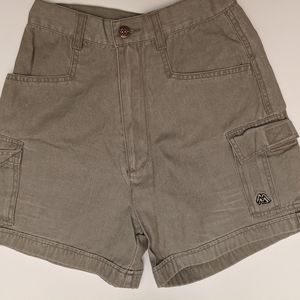 New thick sturdy cargo shorts with many pockets